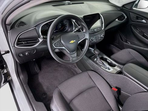 Used 2022 Chevrolet Malibu LT FWD image 9