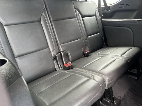 Used 2021 Chevrolet Suburban LT RWD image 14