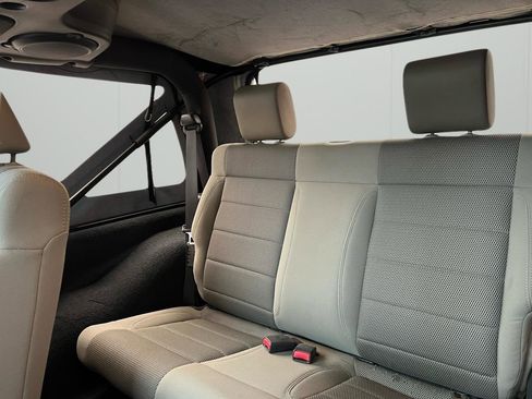 Used 2007 Jeep Wrangler Sahara AWD/4WD image 24