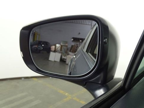 Used 2024 Subaru Crosstrek 2.5i Limited w/ Crosstrek Mirror Package image 39