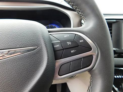 Used 2023 Chrysler Voyager LX FWD image 19