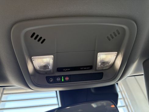 Used 2025 Chevrolet Malibu LT image 18