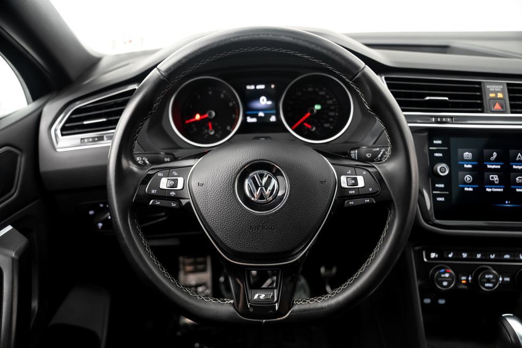 Used 2021 Volkswagen Tiguan SE R-Line AWD/4WD image 18