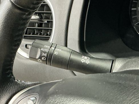 Used 2020 Nissan Pathfinder SV image 14