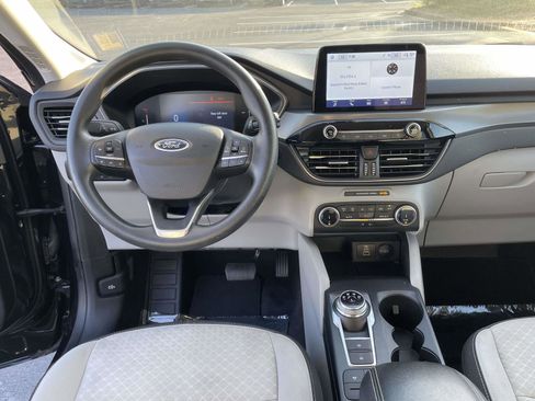 Used 2025 Ford Escape Active AWD/4WD image 13