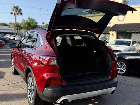 Used 2020 Ford Escape Titanium FWD image 15