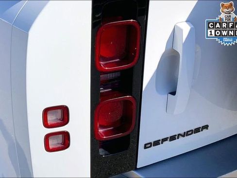 Used 2022 Land Rover Defender 110 S image 29
