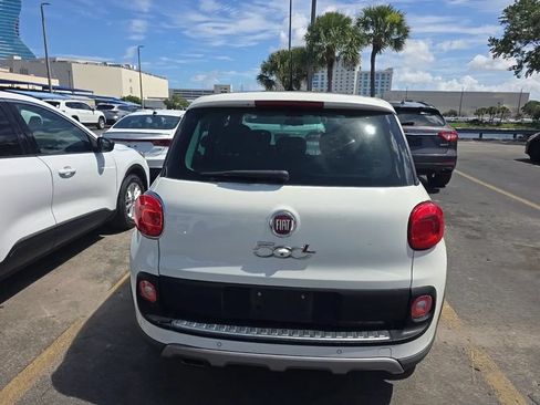 Used 2014 FIAT 500L Trekking w/ Popular Equipment Group FWD image 5
