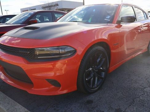 Used 2022 Dodge Charger R/T w/ Blacktop Package image 2