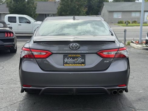 Used 2019 Toyota Camry SE FWD image 9