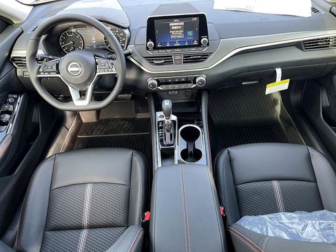 New 2025 Nissan Altima 2.5 SR image 8