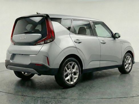 Used 2025 Kia Soul LX w/ LX Technology Package image 9