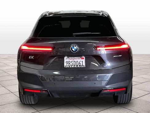Used 2025 BMW iX xDrive50 w/ Convenience Package AWD/4WD image 7