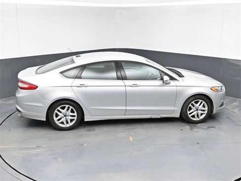 Used 2016 Ford Fusion SE image 40