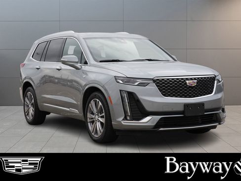 Certified 2025 Cadillac XT6 Premium Luxury image 3