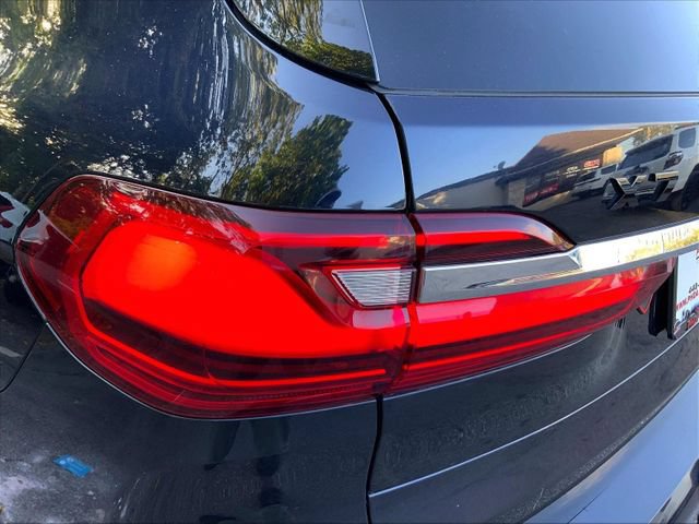 Used 2019 BMW X7 xDrive50i w/ M Sport Package AWD/4WD image 12