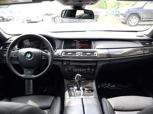 Used 2015 BMW 750Li xDrive AWD/4WD image 11