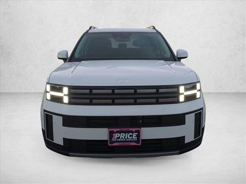 Used 2025 Hyundai Santa Fe SEL image 2