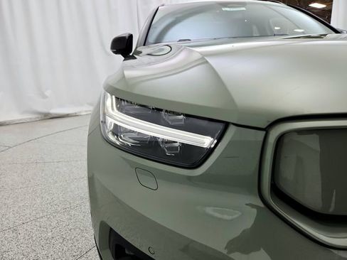 Certified 2022 Volvo XC40 P8 Recharge Plus image 30