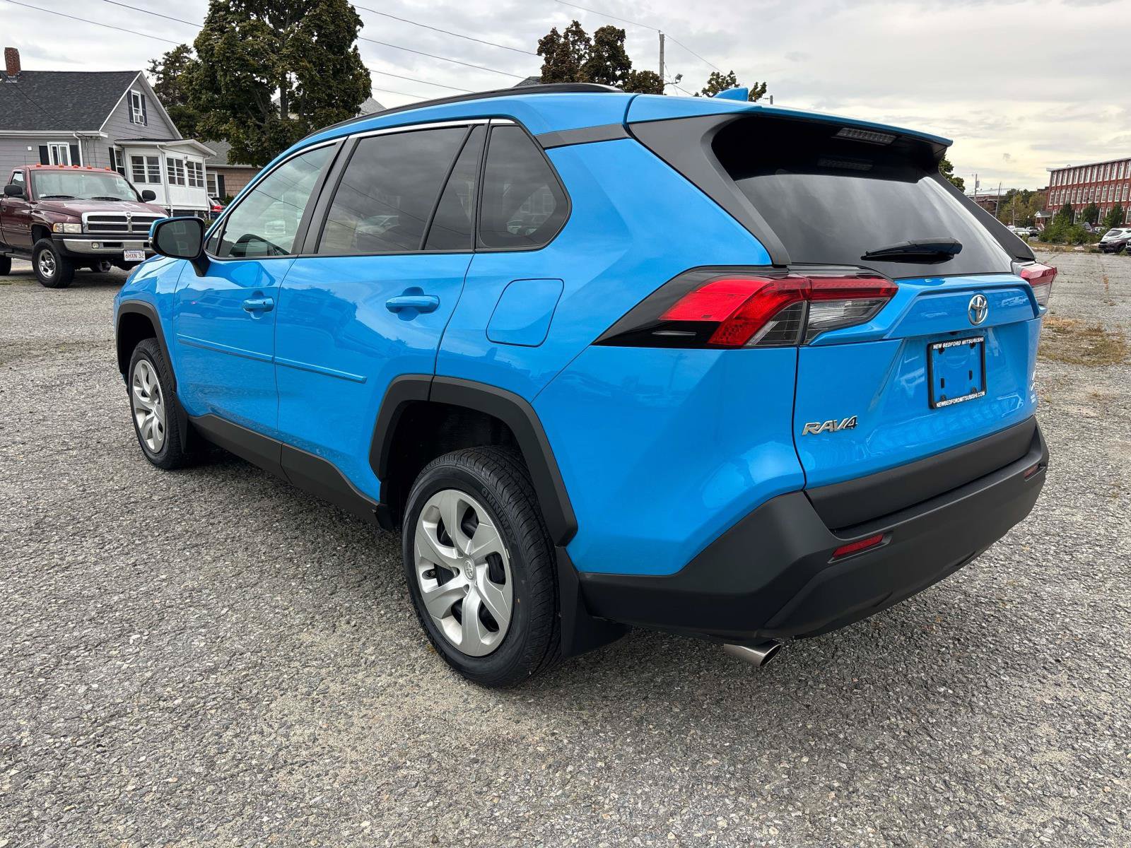 Used 2021 Toyota RAV4 LE AWD/4WD image 7