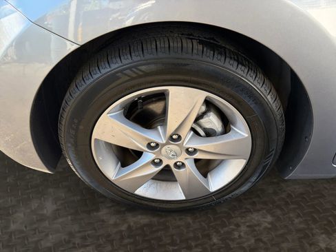 Used 2012 Hyundai Elantra GLS w/ Preferred Pkg 3 FWD image 31