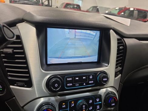 Used 2019 GMC Yukon XL SLT w/ Open Road Package AWD/4WD image 8