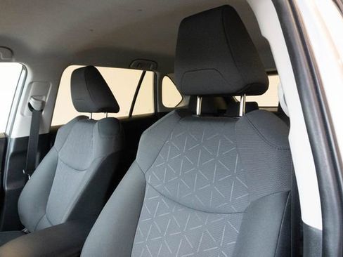 Used 2024 Toyota RAV4 XLE FWD image 16