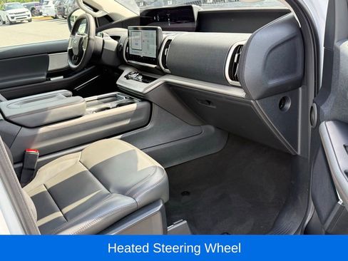 Used 2025 Ford Expedition Max Active AWD/4WD image 18