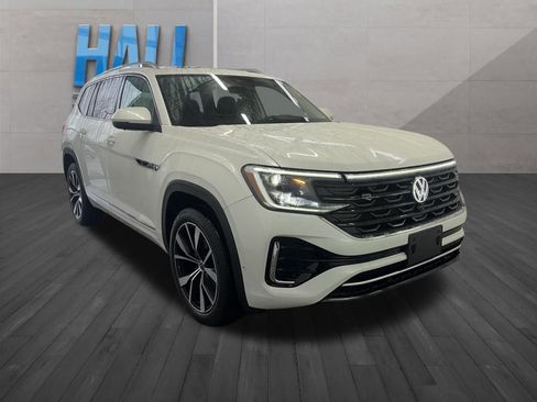 Certified 2025 Volkswagen Atlas SEL Premium R-Line image 8