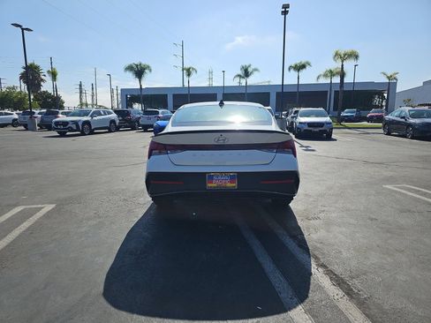 Used 2025 Hyundai Elantra Sport FWD image 6