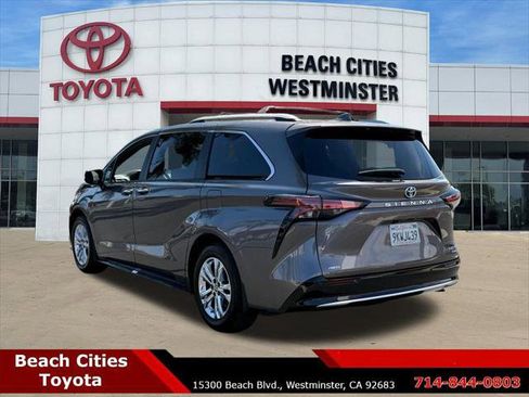 Certified 2024 Toyota Sienna Platinum AWD/4WD image 8