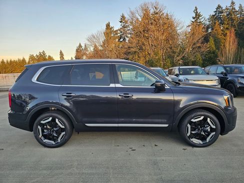 New 2025 Kia Telluride S image 4