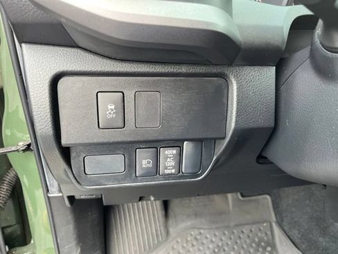 Used 2022 Toyota Tacoma TRD Sport w/ TRD Premium Sport Package AWD/4WD image 31
