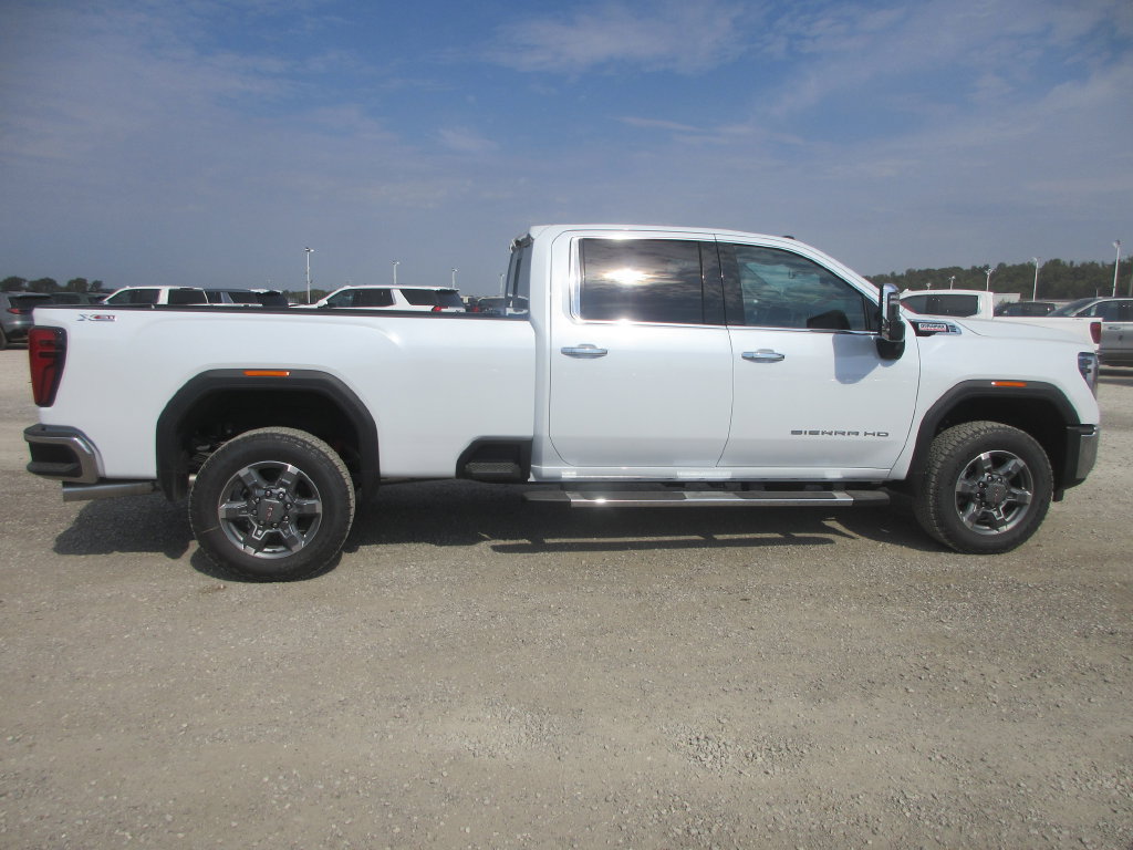 New 2026 GMC Sierra 3500 SLT w/ SLT Premium Package AWD/4WD image 3