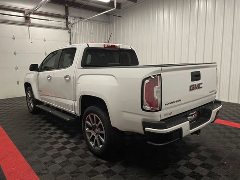 Used 2019 GMC Canyon Denali image 2