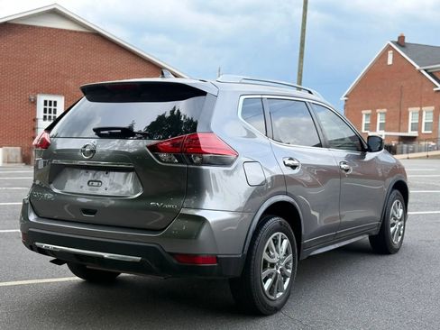 Used 2017 Nissan Rogue SV AWD/4WD image 7