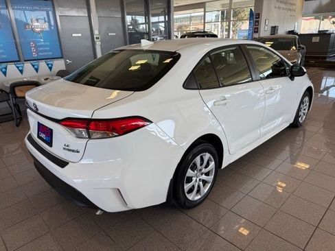 Used 2024 Toyota Corolla LE FWD image 5