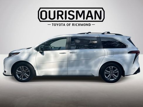 Certified 2023 Toyota Sienna XSE w/ XSE Plus Package image 9