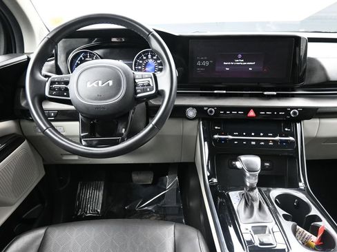 Certified 2023 Kia Carnival EX image 19