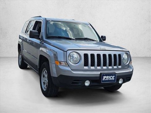 Used 2015 Jeep Patriot Sport w/ Power Value Group FWD image 3
