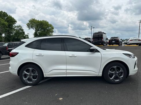 Used 2024 Ford Escape ST-Line w/ Tech Pack #1 FWD image 4