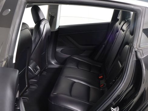 Used 2018 Tesla Model 3 Long Range image 31