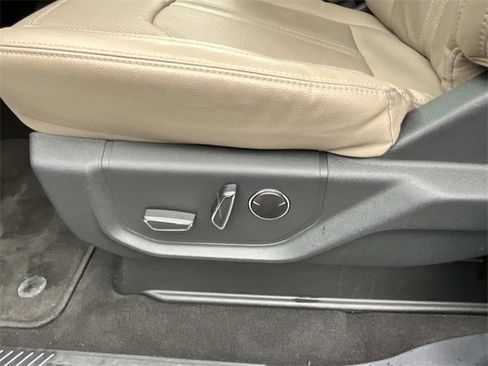 Used 2023 Ford Expedition Limited image 30