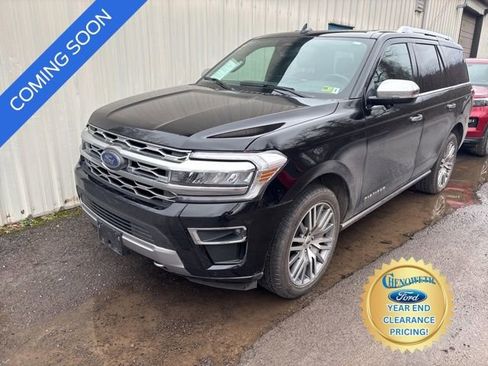 Used 2023 Ford Expedition Platinum image 4