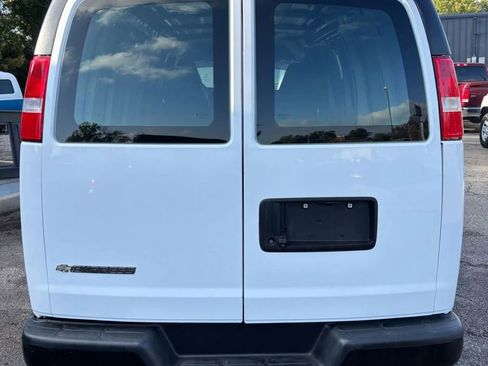 Used 2021 Chevrolet Express 2500 w/ Driver Convenience Package image 7