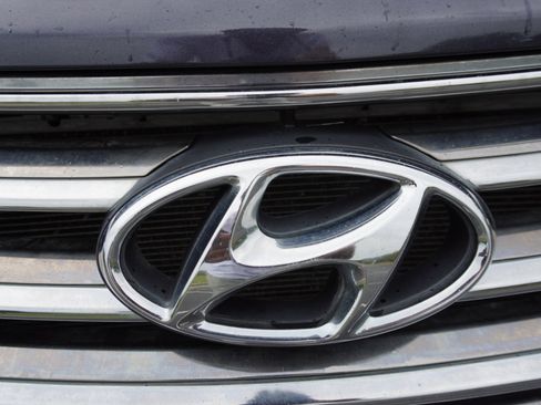 Used 2015 Hyundai Santa Fe GLS image 39