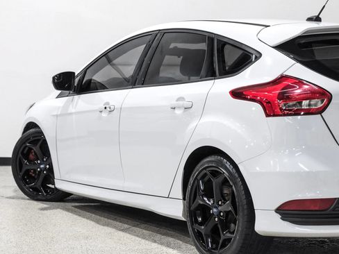 Used 2017 Ford Focus ST FWD image 13