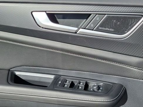 New 2026 Volkswagen Atlas Cross Sport SEL Premium R-Line image 10