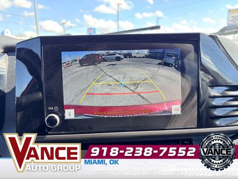 Used 2025 Toyota Camry SE w/ Convenience Package FWD image 25