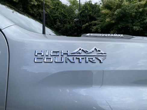 Used 2024 Chevrolet Silverado 2500 High Country w/ Technology Package AWD/4WD image 46